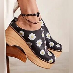 Free people daisy clogs